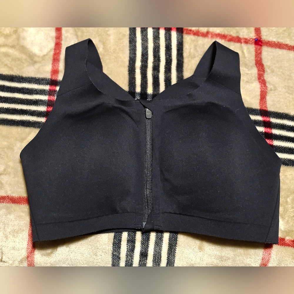 LuLuLemon 34DD Front Zip Full Coverage Mid/High Impact Sports Bra